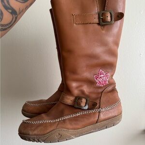 Roots Brown Leather Boots with Embroidered Logo